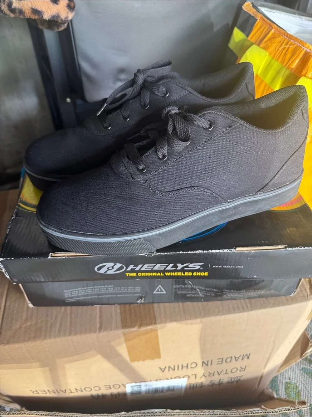 Heelys Black Men's Canvas Lace-Up Skate Sneakers - Picture 1 of 6